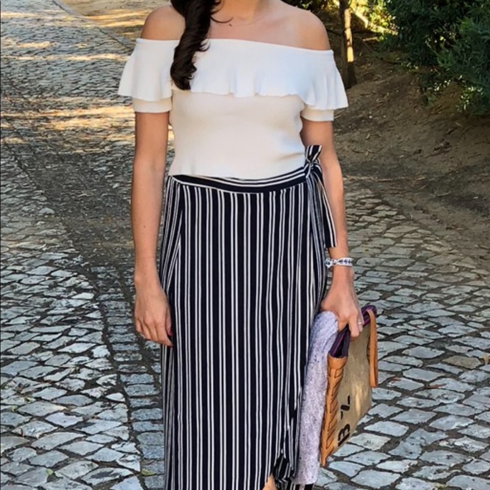 Lulus off the shoulder crop top! Size S